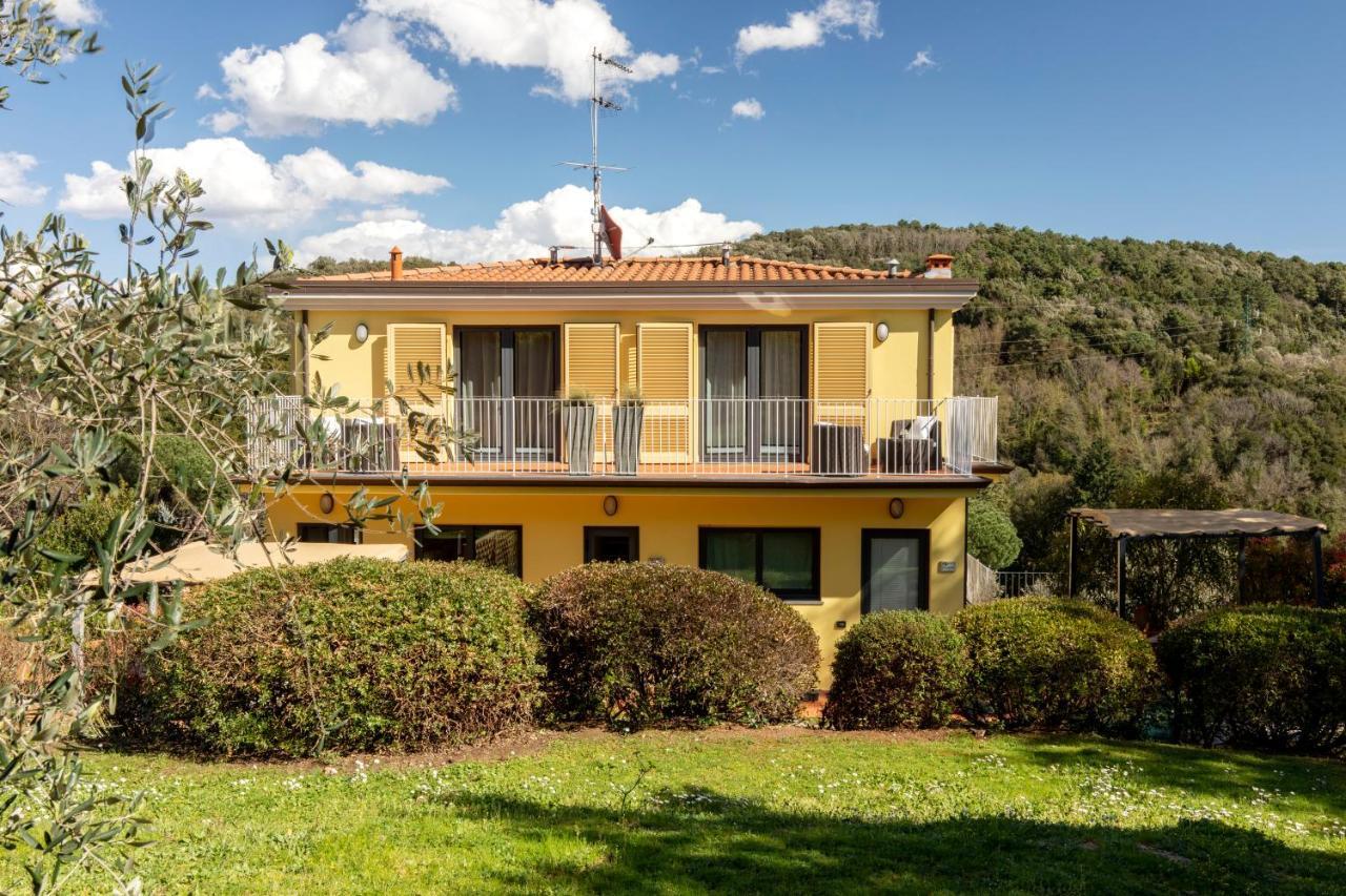 Holiday Prato Verde Chiatri ภายนอก รูปภาพ