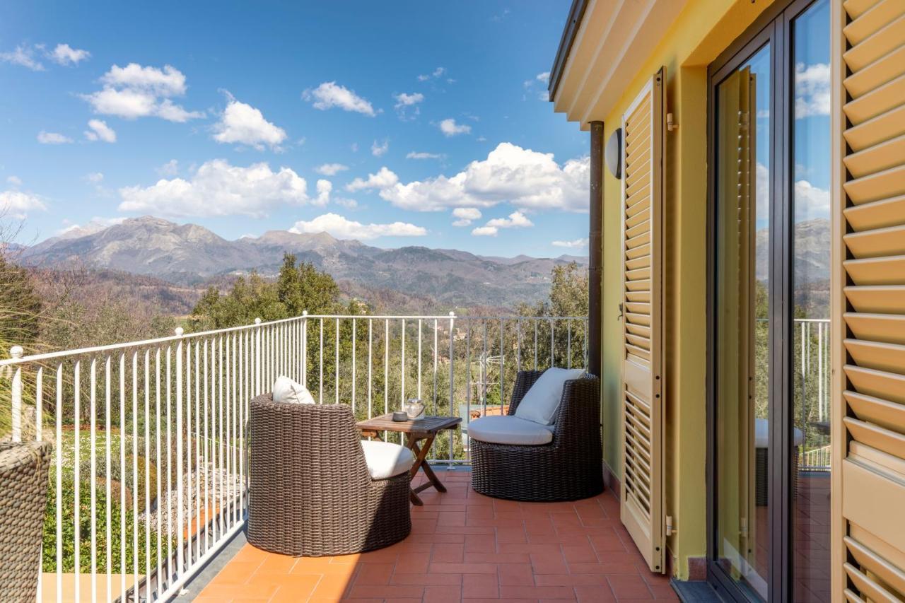 Holiday Prato Verde Chiatri ภายนอก รูปภาพ