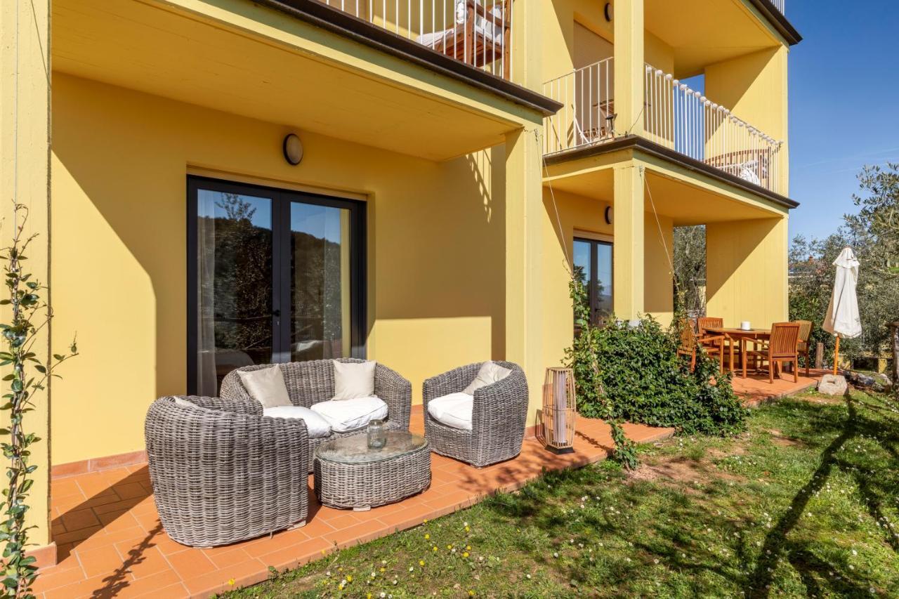 Holiday Prato Verde Chiatri ภายนอก รูปภาพ