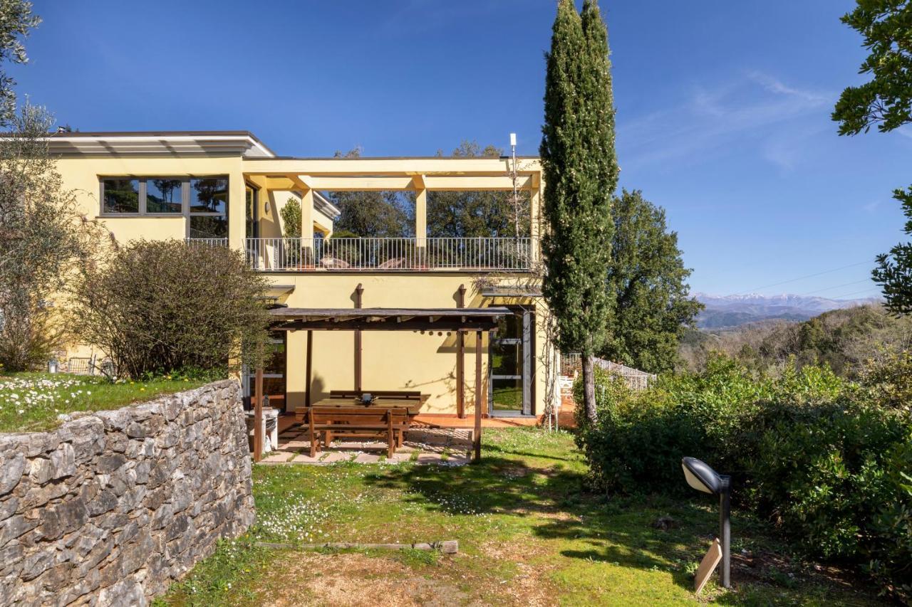 Holiday Prato Verde Chiatri ภายนอก รูปภาพ