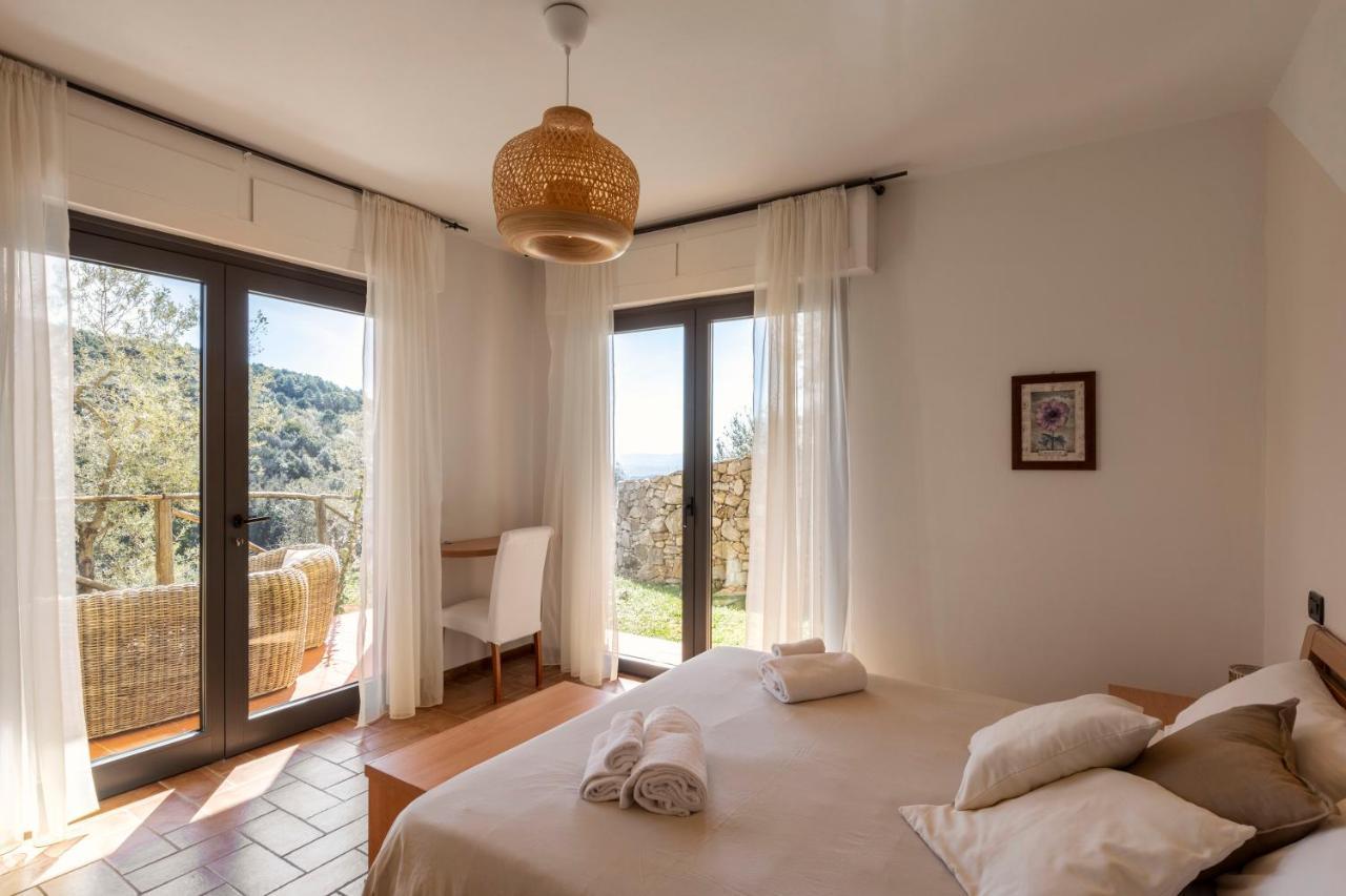 Holiday Prato Verde Chiatri ภายนอก รูปภาพ