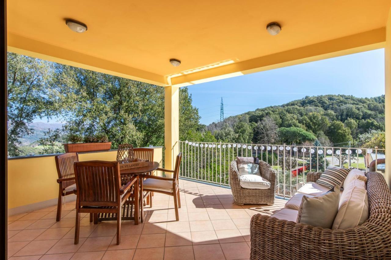 Holiday Prato Verde Chiatri ภายนอก รูปภาพ