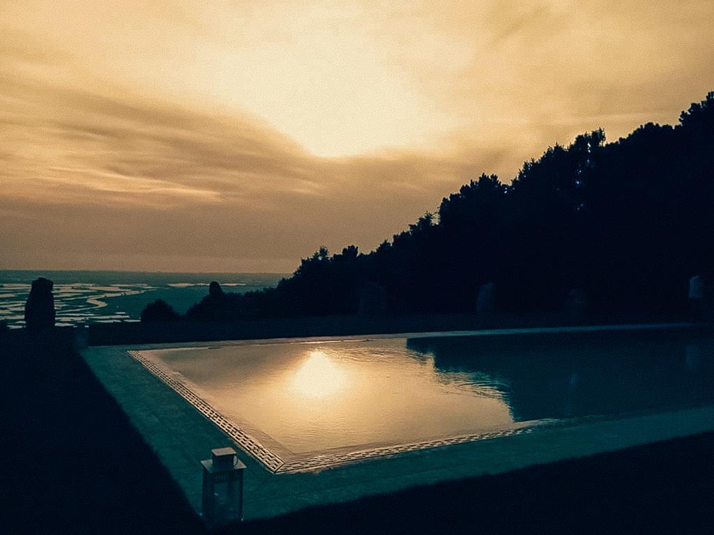 Holiday Prato Verde Chiatri ภายนอก รูปภาพ